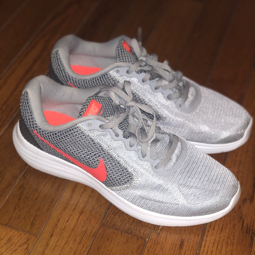 Nike Revolution 3 Women’s Running Shoe Size 9.5